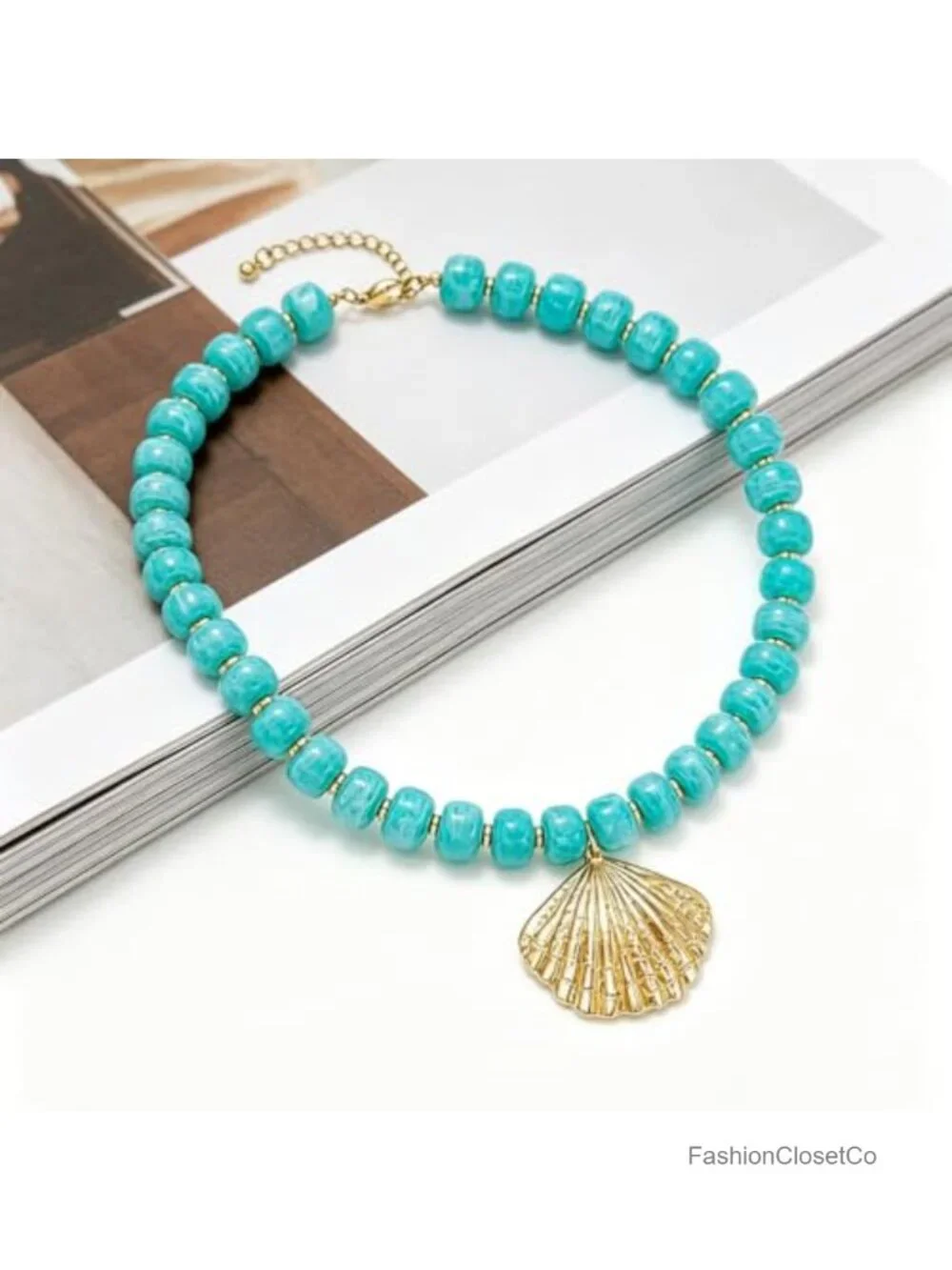 Gold Shell Pendant Necklace Resin Beaded Seashell Choker Summer Beach Jewelry